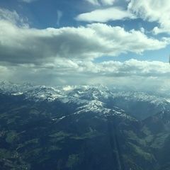 Verortung via Georeferenzierung der Kamera: Aufgenommen in der Nähe von Gemeinde Kundl, Österreich in 2700 Meter